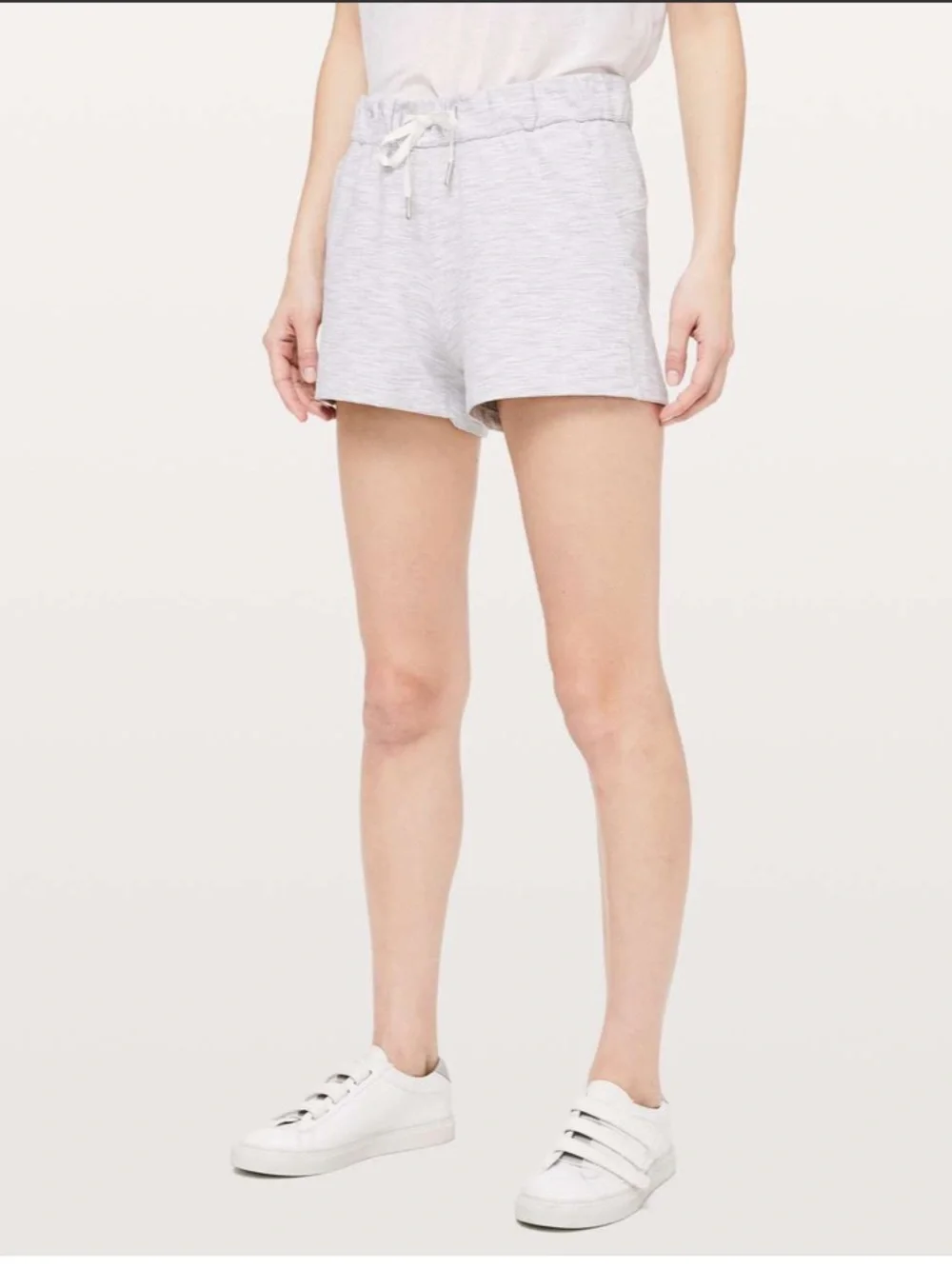 Lululemon On The Fly Shorts in Nimbus Battleship Gray, size 6